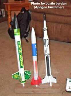 Defender -Rocket Model Shop d7bfa3671a0c6290535fd03133539ba0.image .520x700