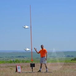 18mm Fly-Away Rail Guide (2/pk) -Rocket Model Shop e7719cc578e0ff8de76a7e9d0d8a3ae2.image .700x700