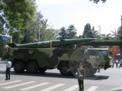 Dong Feng-15B -Rocket Model Shop f32443e730f0c3bc43d93aab5195c971.image .700x525