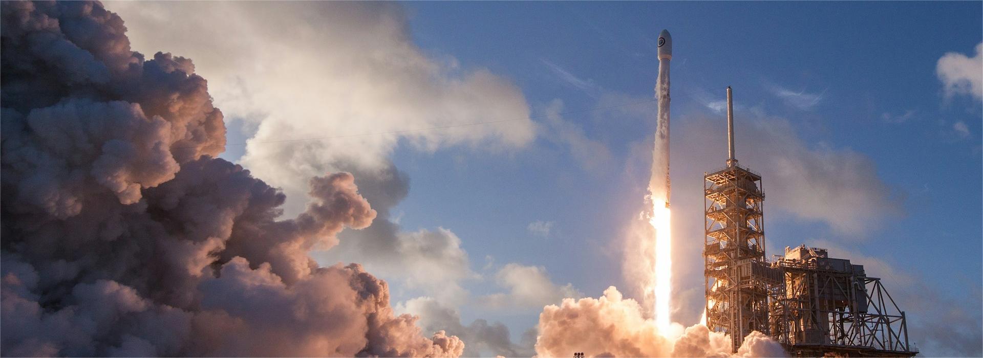 Rocket Model Shop -Rocket Model Shop spacex uj3hvdfQujI unsplash 1